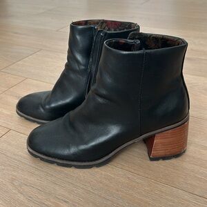 Korks. Chandler booties.